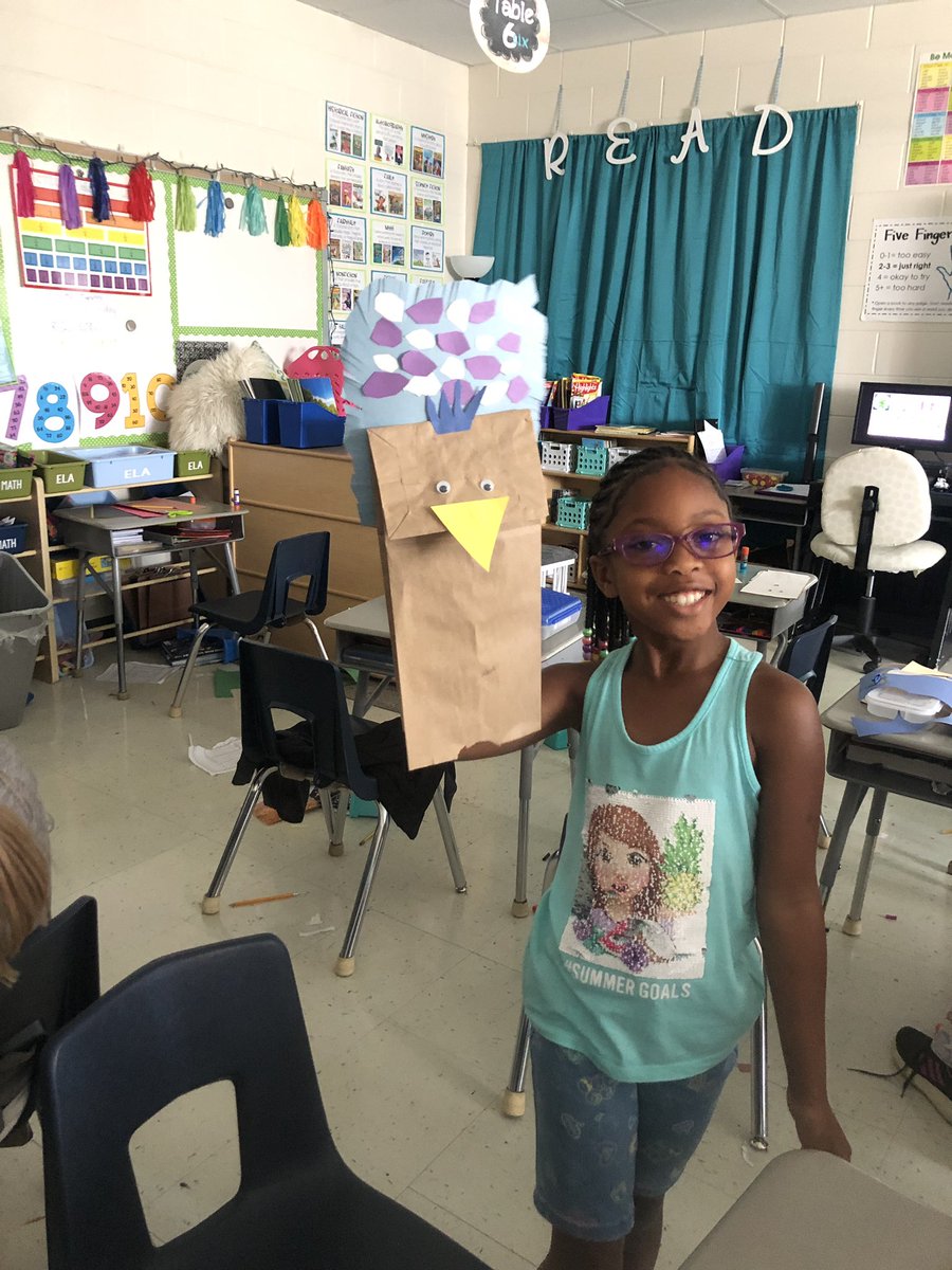 MrsWaddleHHES's tweet photo. Of course you make hand puppets after finishing a biography on Jim Henson. Creative kids right here! @TweetDCS_HHES @DCSElementary https://t.co/3yCOYiuDfk