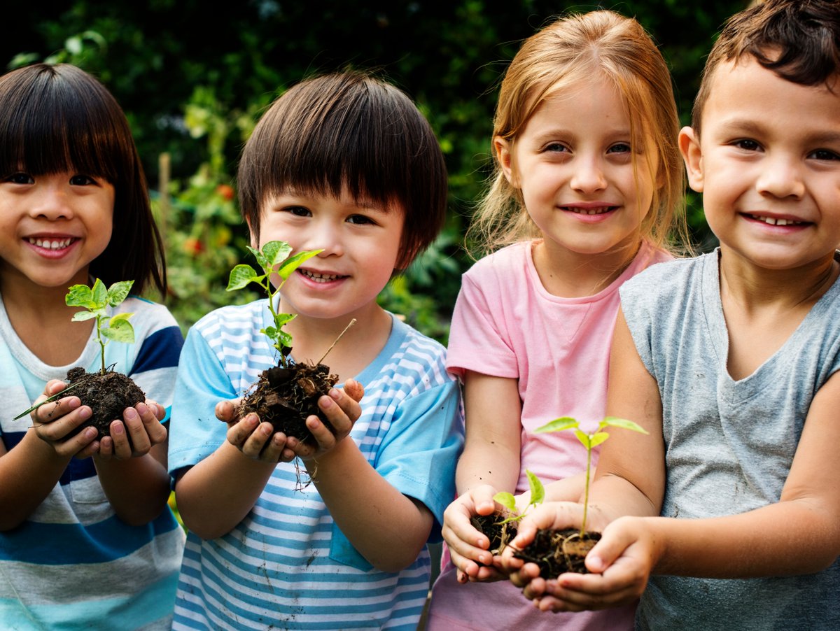 Do you want your garden to complement your natural lifestyle? Our Ultra® 100% organic #prebiotictreatment is a fantastic way to boost root development, plant growth, and so much more while being free from harmful chemicals. 
bit.ly/2nsAOrf