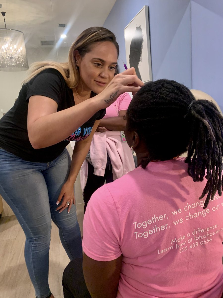 ColorCommntwk's tweet image. Many of the women at #LotusHouse never attended prom, or might have experienced financial difficulties at the time or even a lack of confidence. So today, #ColorCommMIA members &amp;amp; volunteers kicked off #ColorCommServiceDay by preparing the women of the @lotushouse1 for a prom.