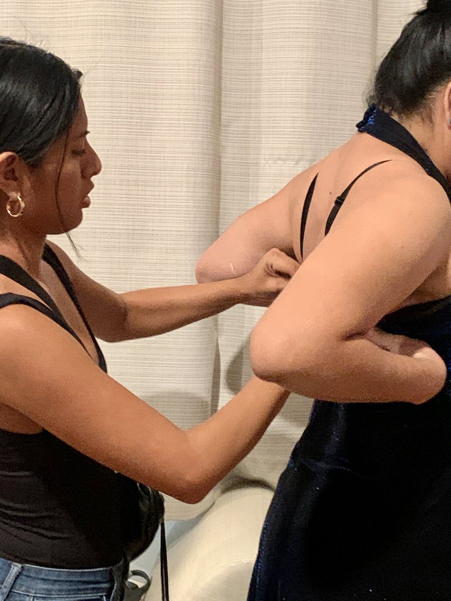 ColorCommntwk's tweet image. Many of the women at #LotusHouse never attended prom, or might have experienced financial difficulties at the time or even a lack of confidence. So today, #ColorCommMIA members &amp;amp; volunteers kicked off #ColorCommServiceDay by preparing the women of the @lotushouse1 for a prom.