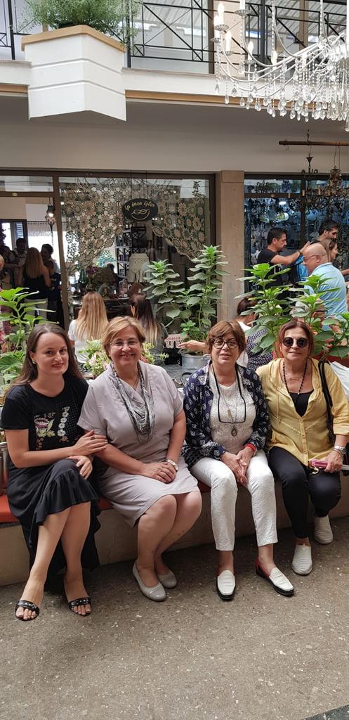 Kemeraltı  Antikacılar  çarşı acilisindayiz.