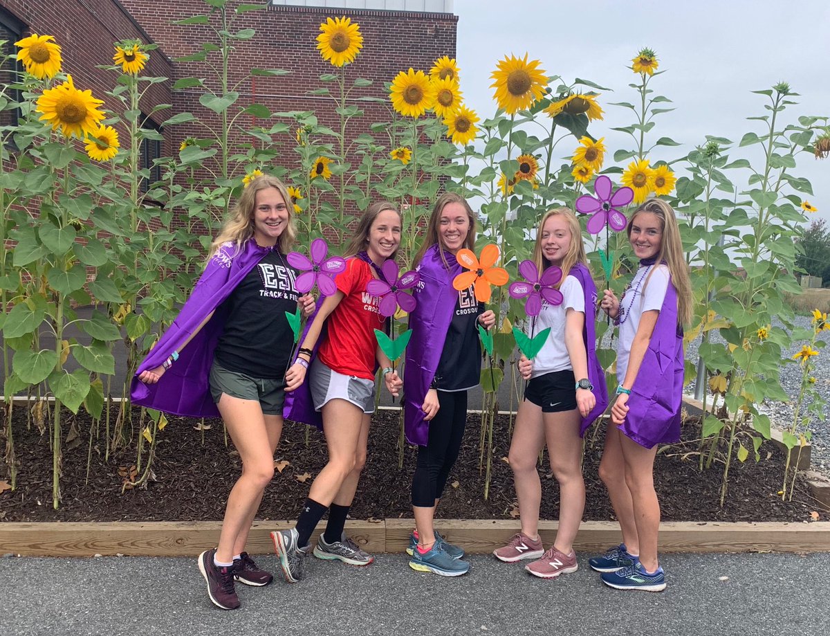 ESUTFXC's tweet photo. Members of our Women’s XC team participated in a Walk to End Alzheimer’s this morning, in Lehigh Valley #ESUXC #SERVICE #ENDALZHEIMERS https://t.co/zUb2ZqQIHd