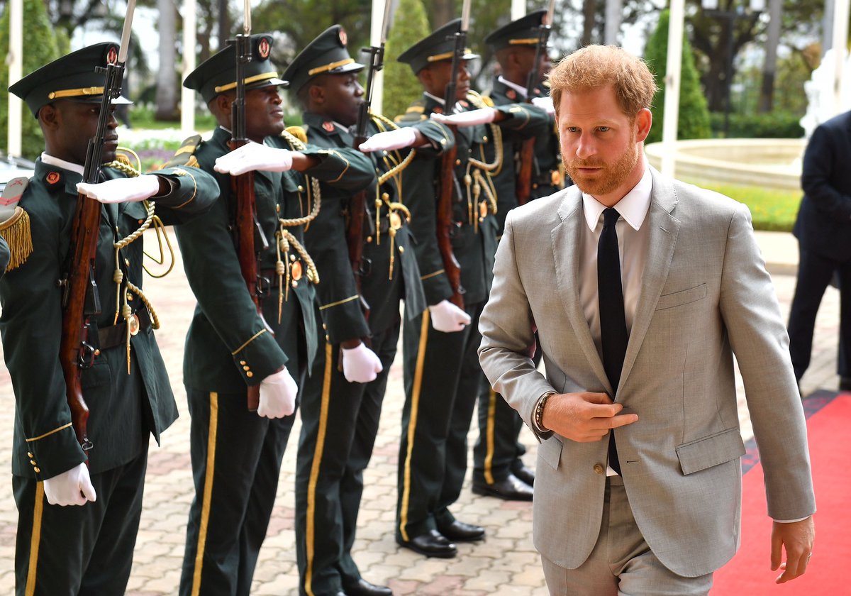 PresidentAngola's tweet photo. Today, following a guard of honour at the Presidential Palace, The Duke of Sussex had an audience with His Excellency João Lourenço, President of Angola. #RoyalVisitAngola https://t.co/VXAhQ6JnnE