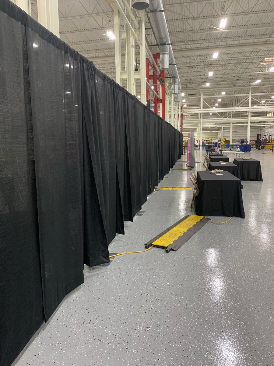Renegade Staging offers two styles of pipe &amp; drape. The first style is the standard corporate Velour Pipe &amp; Drape. The second style is the convention/trade show drape, “AKA” Banjo Cloth Drape. 

Call Today! (734) 542-4000 renegadestaging.com/pipe-and-drape…

#pipeanddraperental #pipeanddrape