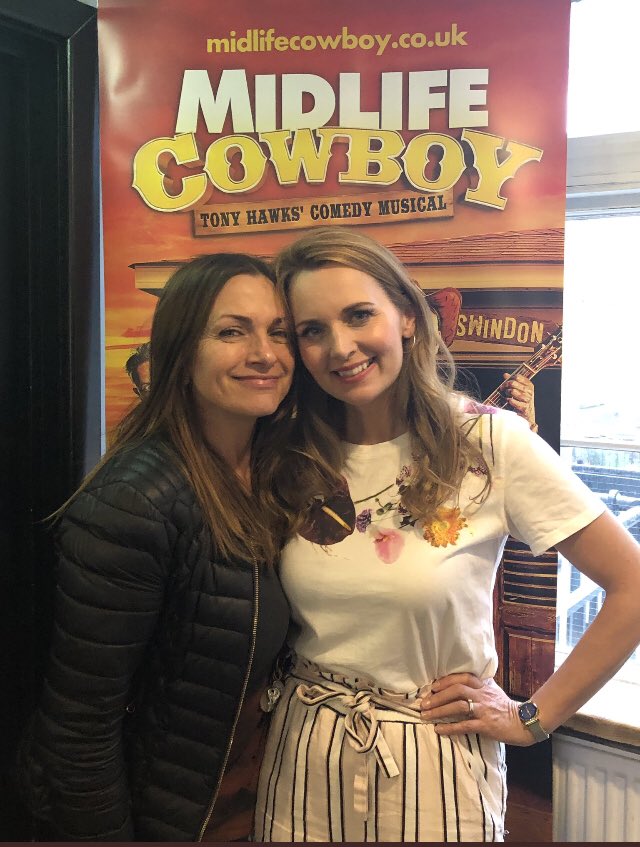 So great to see my very talented friend <a href="/DebraStephenson/">Debra Stephenson ☮️🕊️✌🏻🧘‍♀️🙏</a> in #midlifecowboy today! Such a lovely show with great live music (love a bit of #countryandwestern) If you can, I recommend you go see it! It’s on until the 6th Oct. Please RT pleasance.co.uk