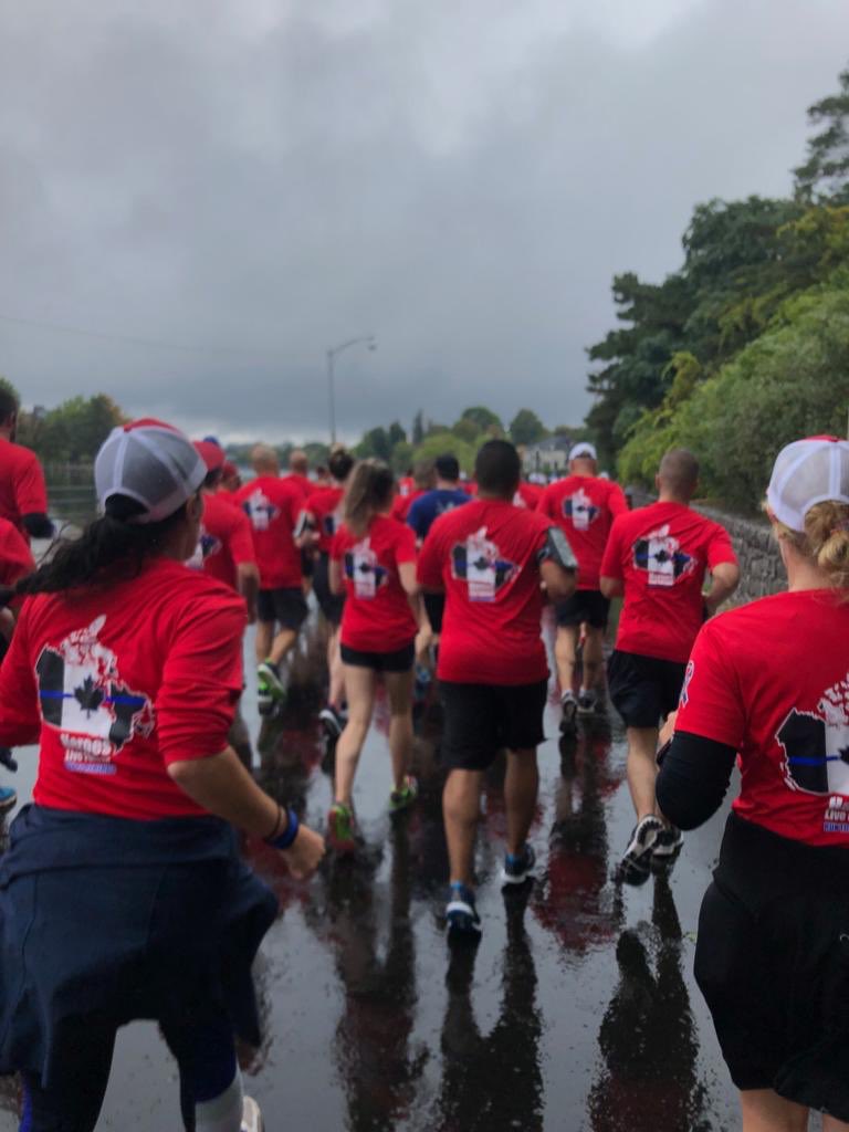 460km's tweet photo. We’re almost 400 runners strong as we make our way to #ParliamentHill! We’ll pick up riders from @CanadianR2R along the way and arrive at @CPPOM together. We all have one goal. To raise awareness and to always honour our heroes. #RunToRemember #RideToRemember https://t.co/vdqEOx2KOl