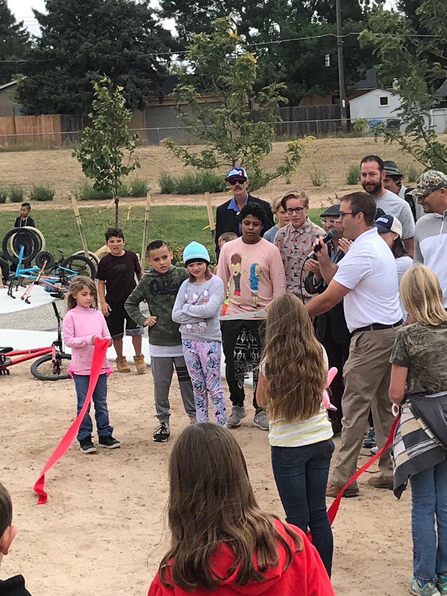 JulieOttD11's tweet photo. Edison Elementary School celebrated the opening of its new playground, Edison Park at Venetian Village. There’s a cool dirt bike area too!  ⁦@CSSD11⁩ ⁦@EdisonElem_CS⁩ https://t.co/PLAwl4GYJo