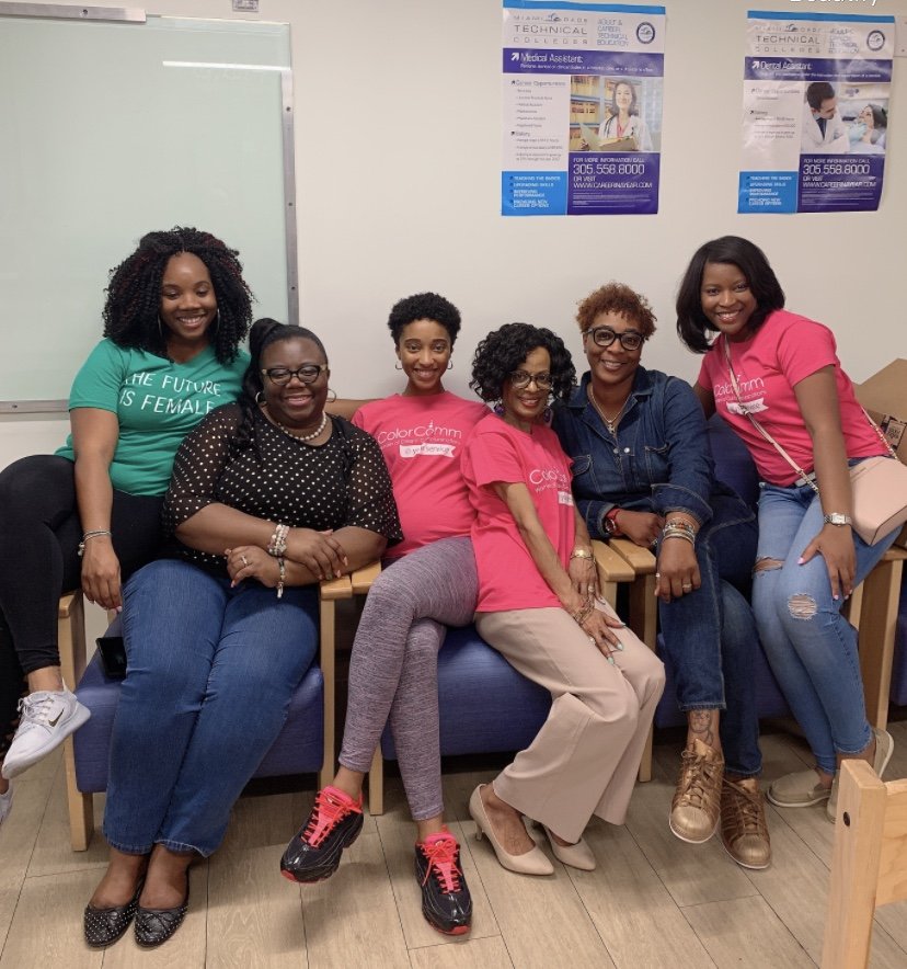 ColorCommntwk's tweet image. It&apos;s #ColorCommServiceDay and #ColorCommMIA is doing our part to help the women at @lotushouse1 prepare for prom night! For many of the women, this is their first prom and we are happy to have been a part of helping them get ready for a night they will always remember. 💕💜