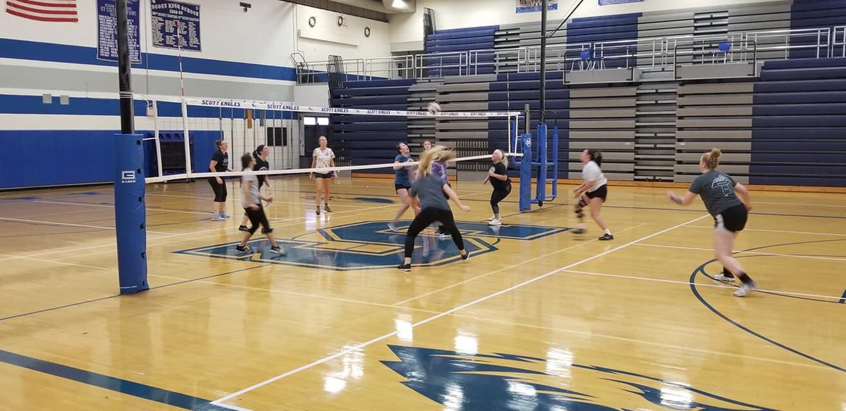 shseaglesvball's tweet photo. 2019 Scott Volleyball Alumni Game! So good having some of our family back together again! 🏐💙🦅 https://t.co/cslycGMrqv