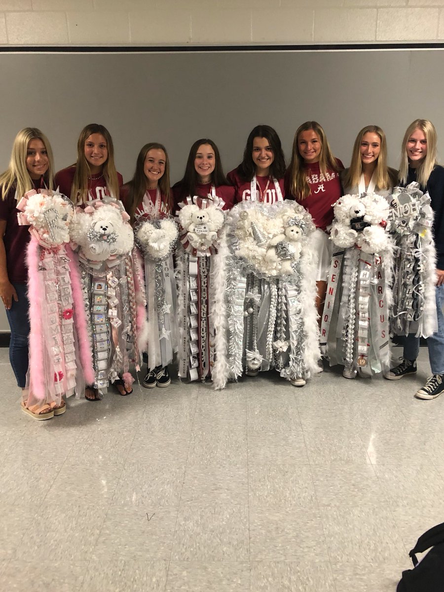 brittyn_halbert's tweet photo. mum and garter day!! https://t.co/Wz2bxQK9z7