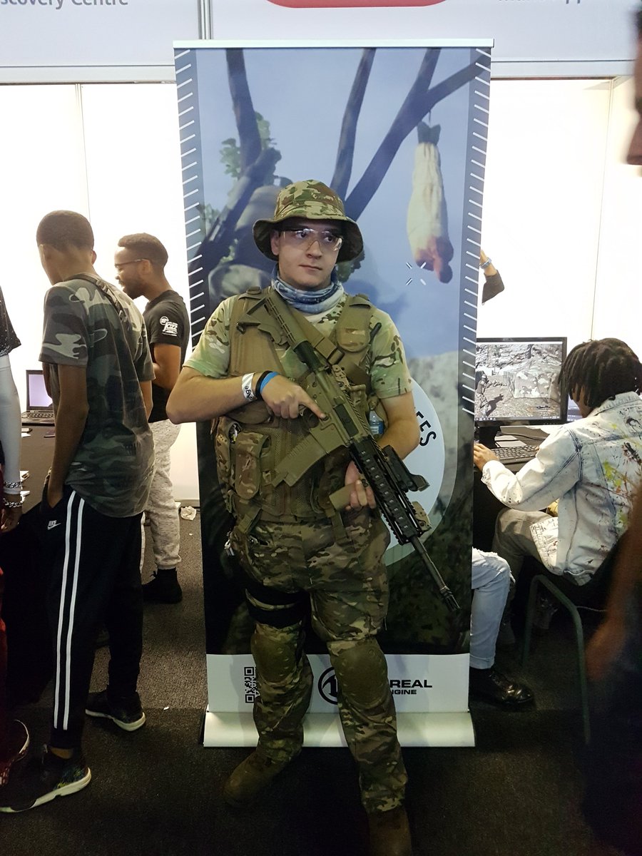 PathologicalBe1's tweet image. facebook.com/PathologicalBe… @PathologicalBe1  @Hauwei @rAgeExpo Awesome cosplay costume. He's name is Merrick.