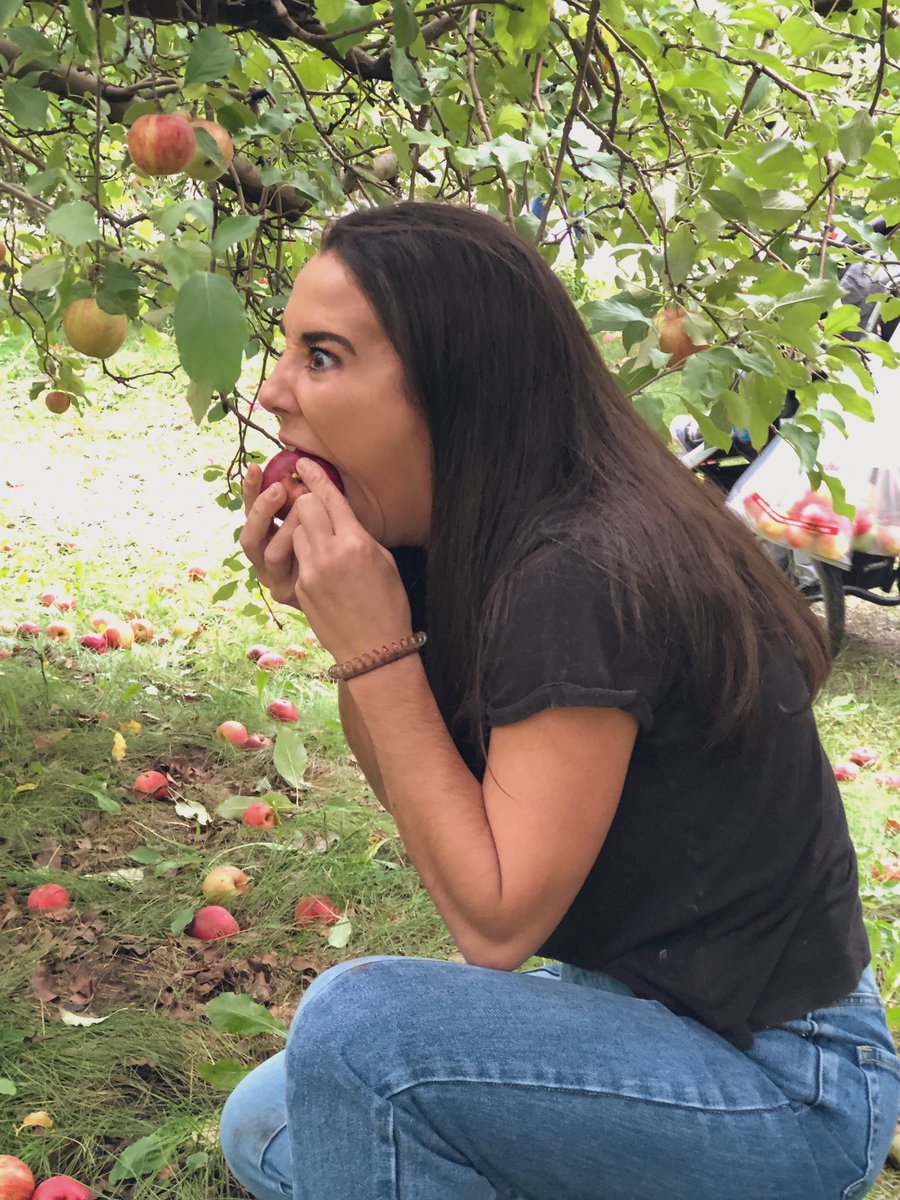 jay6_jayden's tweet photo. tries to take cute pictures* https://t.co/cblBngNfTU