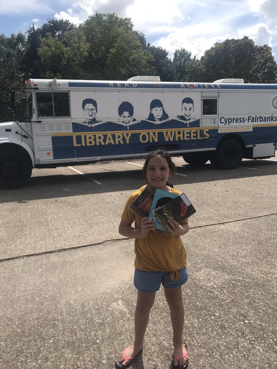 MrsMiedke's tweet image. I love that my goddaughter’s @cfisdowens art teacher talked up the #cfisdmobilelibrary so much that she just had to go today! I was more than happy to take her today! #cfisdspirit