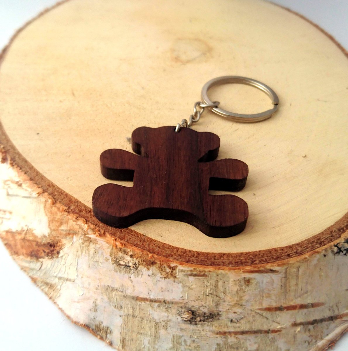 andra_389's tweet image. Teddy Bear Wooden Keychain, Walnut Wood, Toy Keychain, Custom Engraved Keychain, Environmental Friendly Green materials tuppu.net/2548b751 #keychain #Etsy #CoolKeychain