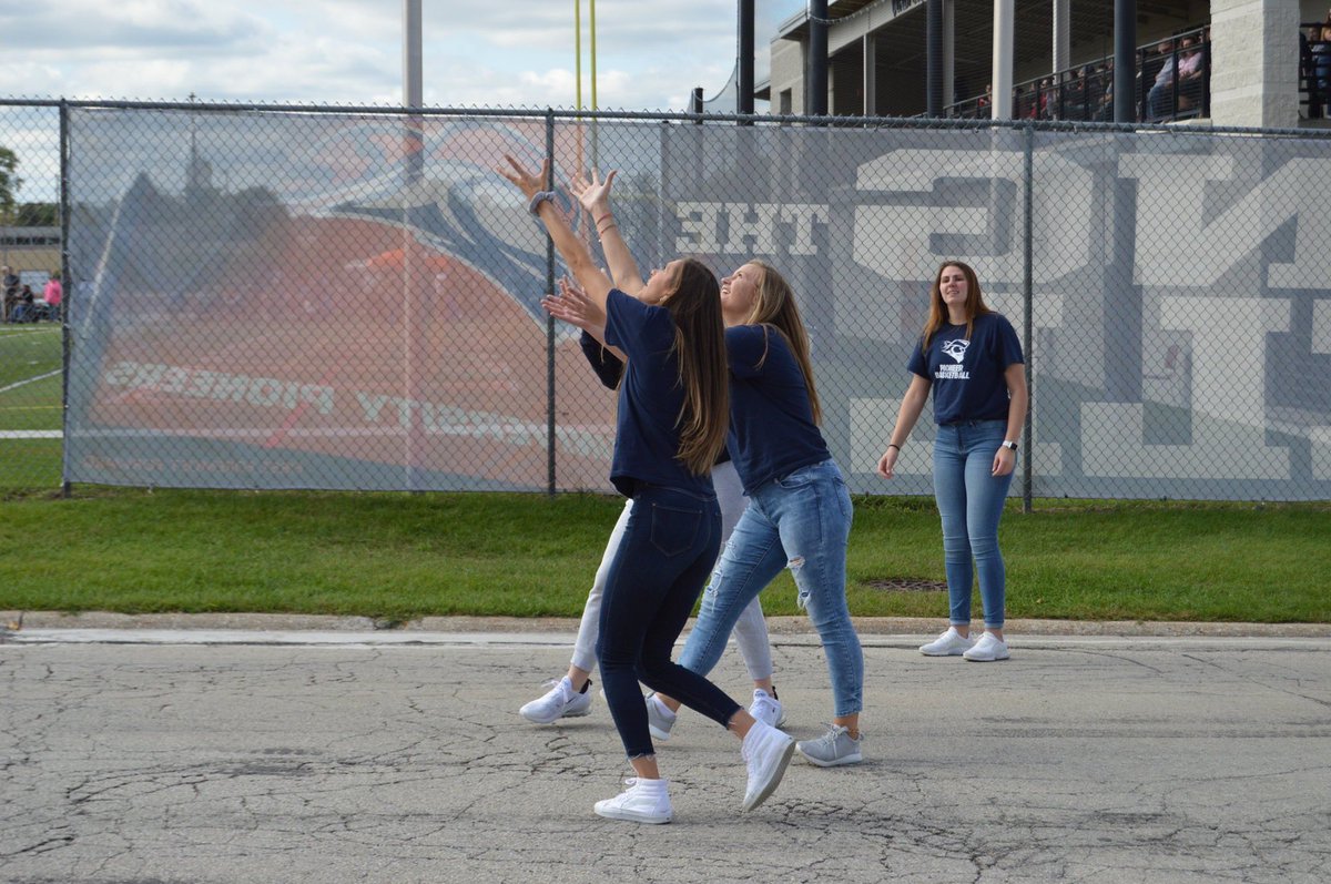 carrollu_wbb's tweet photo. Should our girls be drafted to the NFL? RT for yes, Like for also yes πππ #thatformtho https://t.co/UAaTwKAQah