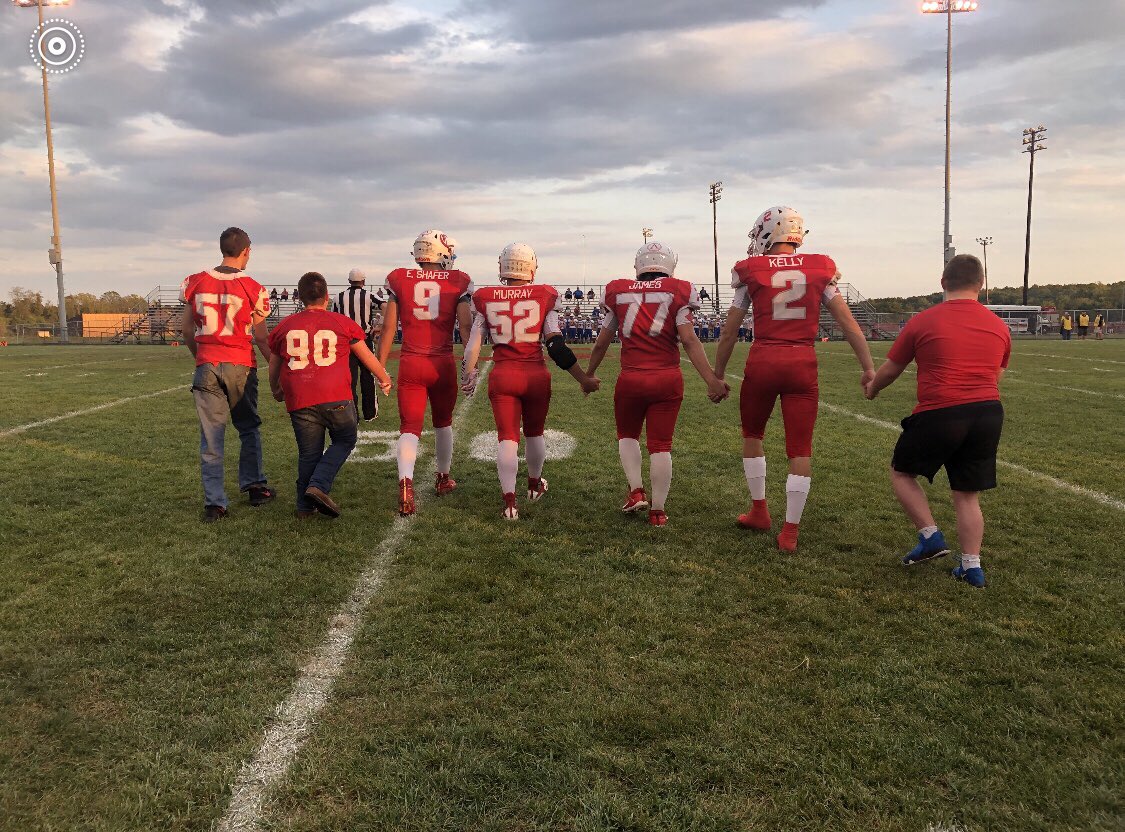 CorsaroSpartans's tweet photo. There are no words that do this picture justice!!! This is just one example of the great kids we have in our schools!!! Spartans Rock!!! https://t.co/zXz8qwP4v9