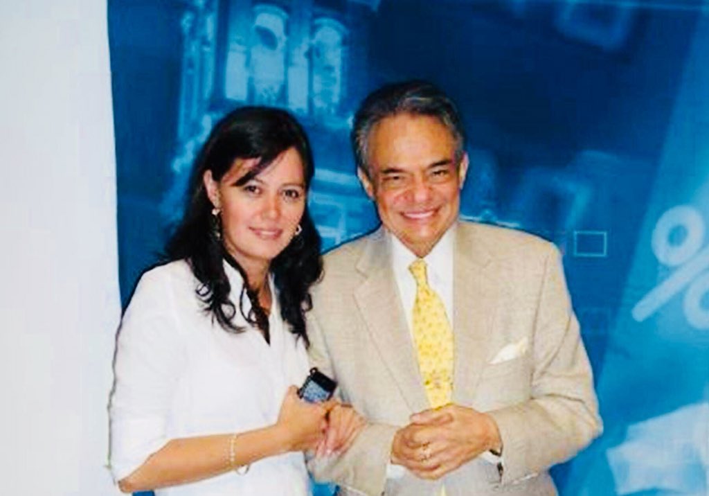 YIANELI's tweet photo. Hasta pronto querido José José!! Qué triste fue decirnos adios... 🙌✨
¡Una Historia de Éxito increíble! @JoseJoseOficial #JoseJose #JoseJoseMuere #ElPrincipeDeLaCancion #ElTriste https://t.co/8aaDer5nZ9
