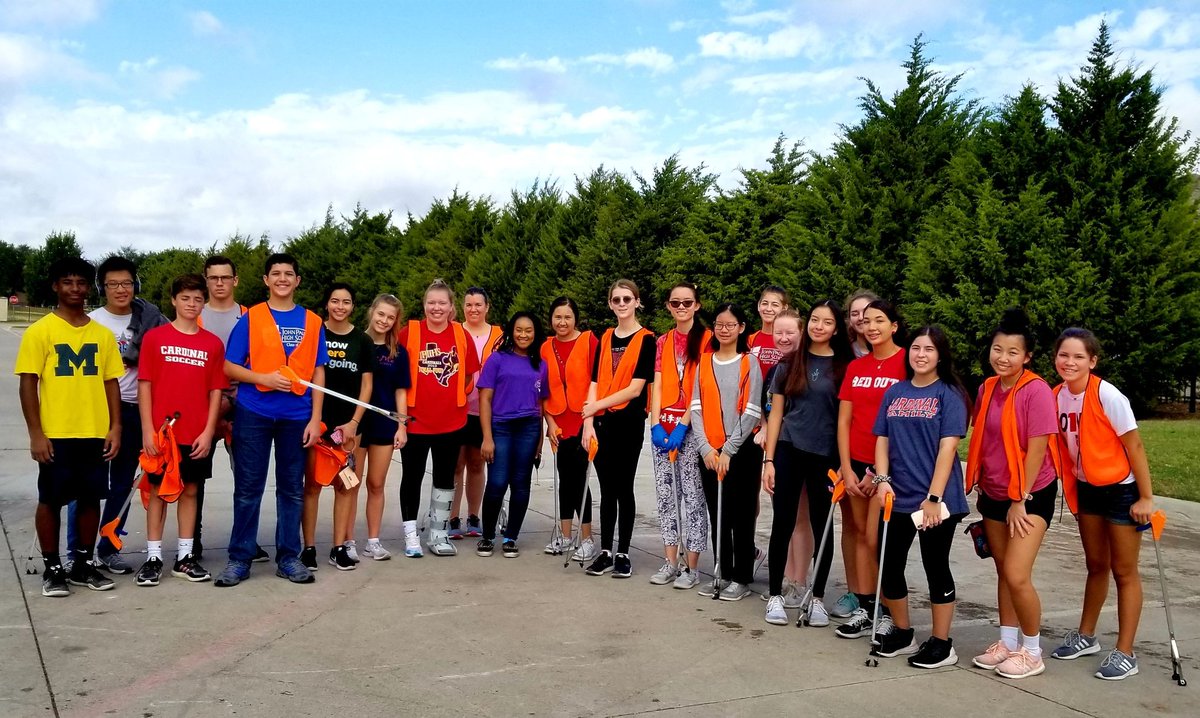 JPIIHS_Interact's tweet image. We had an amazing turnout for today's Plano Parkway clean up! Very proud of our Cardinals!! @JPIIHSPLANO #seektoserve #serviceaboveself #livegreeninplano