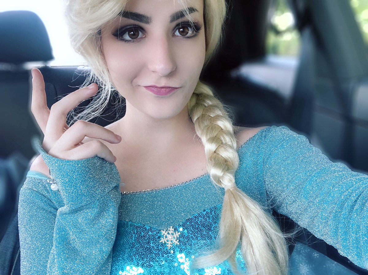 phfold's tweet photo. had a wonderful time hanging out with Queen Elsa and her sister today, hope i get to see them again real soon !! https://t.co/9jARLexlkK