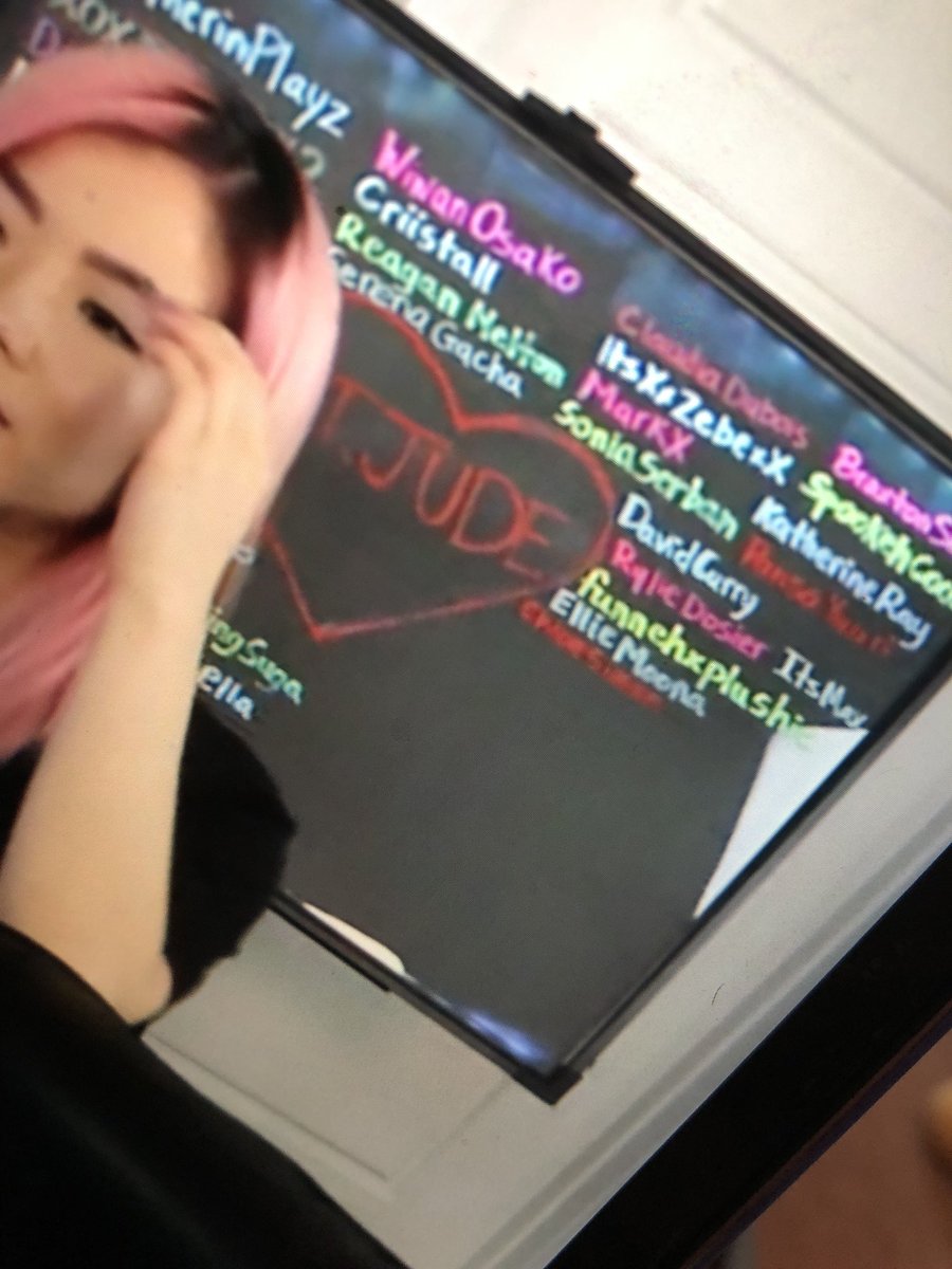 plushieXFunneh's tweet photo. Today was the krew charity livestream of 2019! It was so fun! I loved the part when they made Allen’s hair green! Lol! I donated and got my name on the board lol! @ItsFunneh @KrewMerch #krewmerch @Lunar3clispe @GoldenGlare_ @RainbowsYT @DraconiteDragon https://t.co/JrbCWtn048