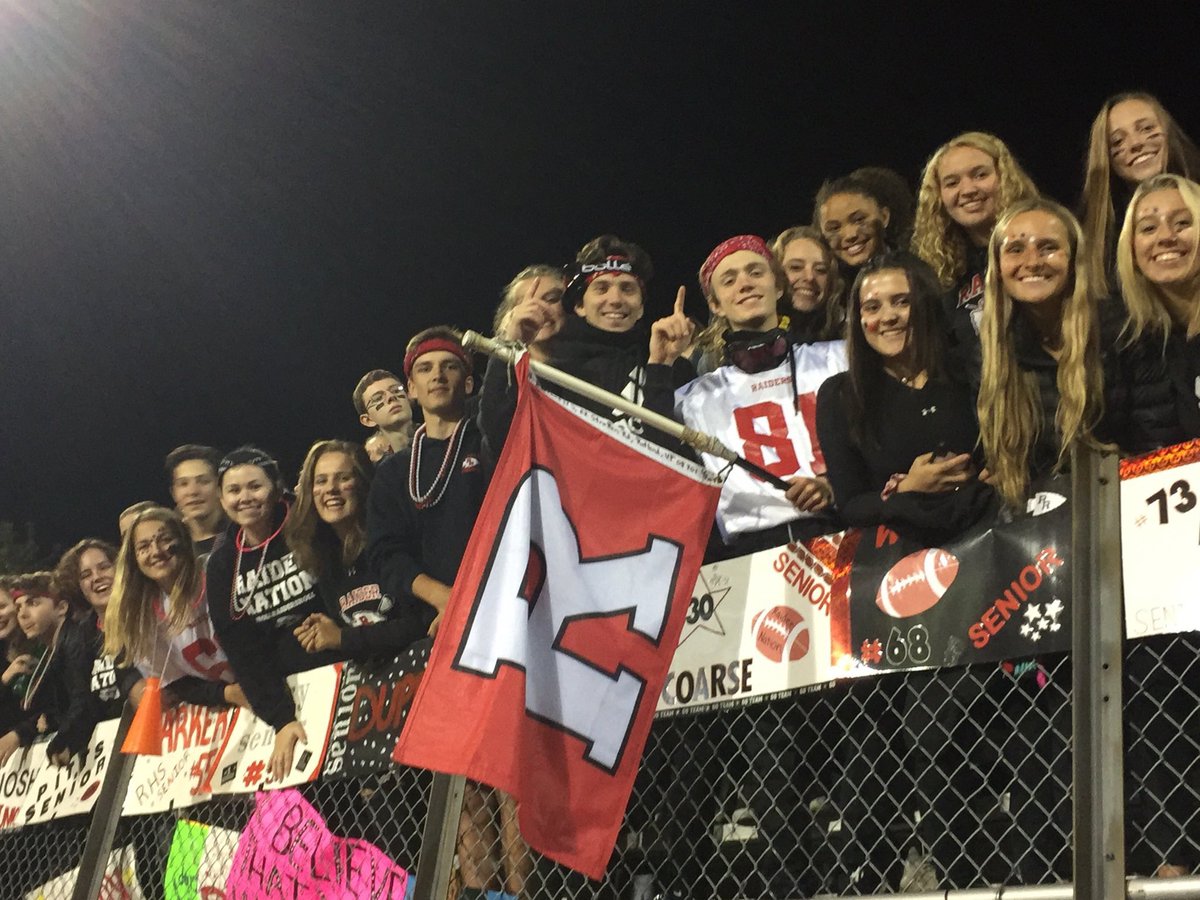 rutlandflag's tweet photo. Raiders! @rhsclassof_2020 #rutlandhs https://t.co/Lj8YwnKy8S