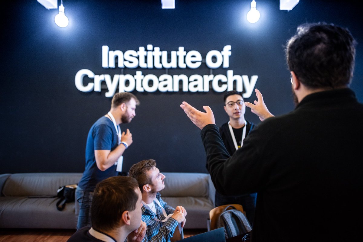 RockawayCapital's tweet photo. 8 teams, 12 nationalities, and after the first 14 hours, we are still alive &amp; coding! 💪😎
#hacktothemoon #blockchain #hackathon 
with @RockawayBlock @Paralelni_polis @BinanceX @maticnetwork @topnetwork_top @OasisLabs https://t.co/GJo3tW1sP2