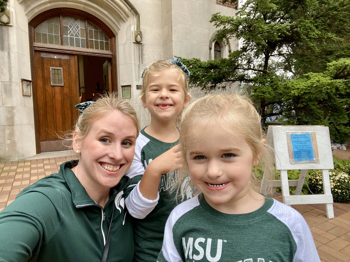 Laj1014's tweet photo. It was a great day on campus @michiganstateu for Elizabeth and Madeline to experience tailgating for the first time! ππ #MSUHomecoming #FirstTailgate #GoGreen https://t.co/aBEU4fZ4HG