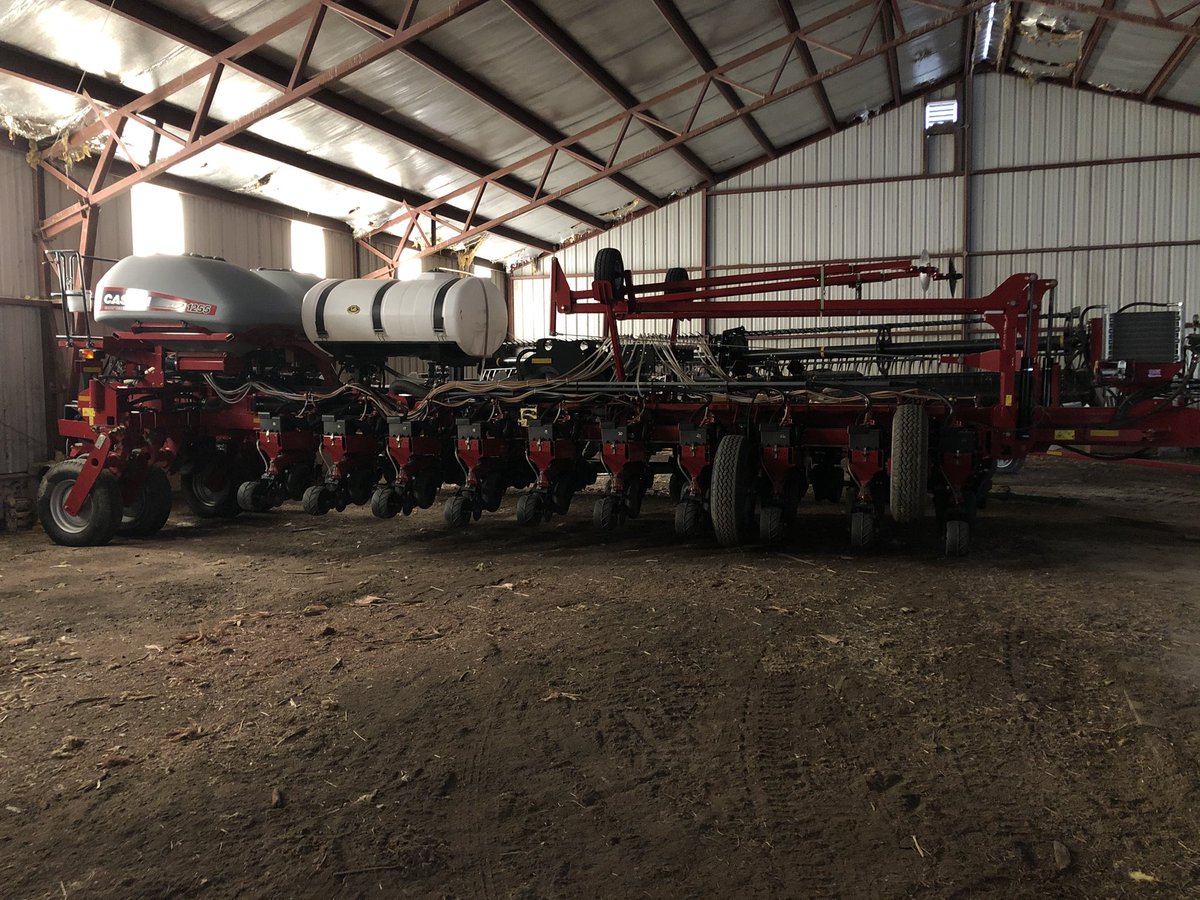 BirdWilleke33's tweet photo. 2014 Case IH 1255 planter for sale...retweets are appreciated!! Thanks https://t.co/se6Cysndcq