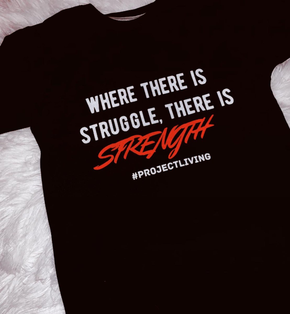 nariahbeyonce's tweet photo. January 1st, 2019 I started #projectliving. Literally just a pen and paper, never knew how far i was going to get. Everything I do, everything I speak on and about is from MY LIFE EXPERIENCES. Every last quote that goes on a shirt, every speech, everything. https://t.co/SonZMoDRgd