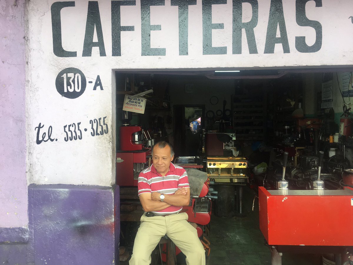 tihui's tweet photo. Hoy es un día para ayudar, dale RT, para que más gente sepa que don Cesar, que heredó la habilidad de reparar máquinas de café a un precio justo y solidario los está esperando . 

Luis D. Colosio 130-A, Buenavista, 06350 Ciudad de México, CDMX https://t.co/AeaSSYDjJx