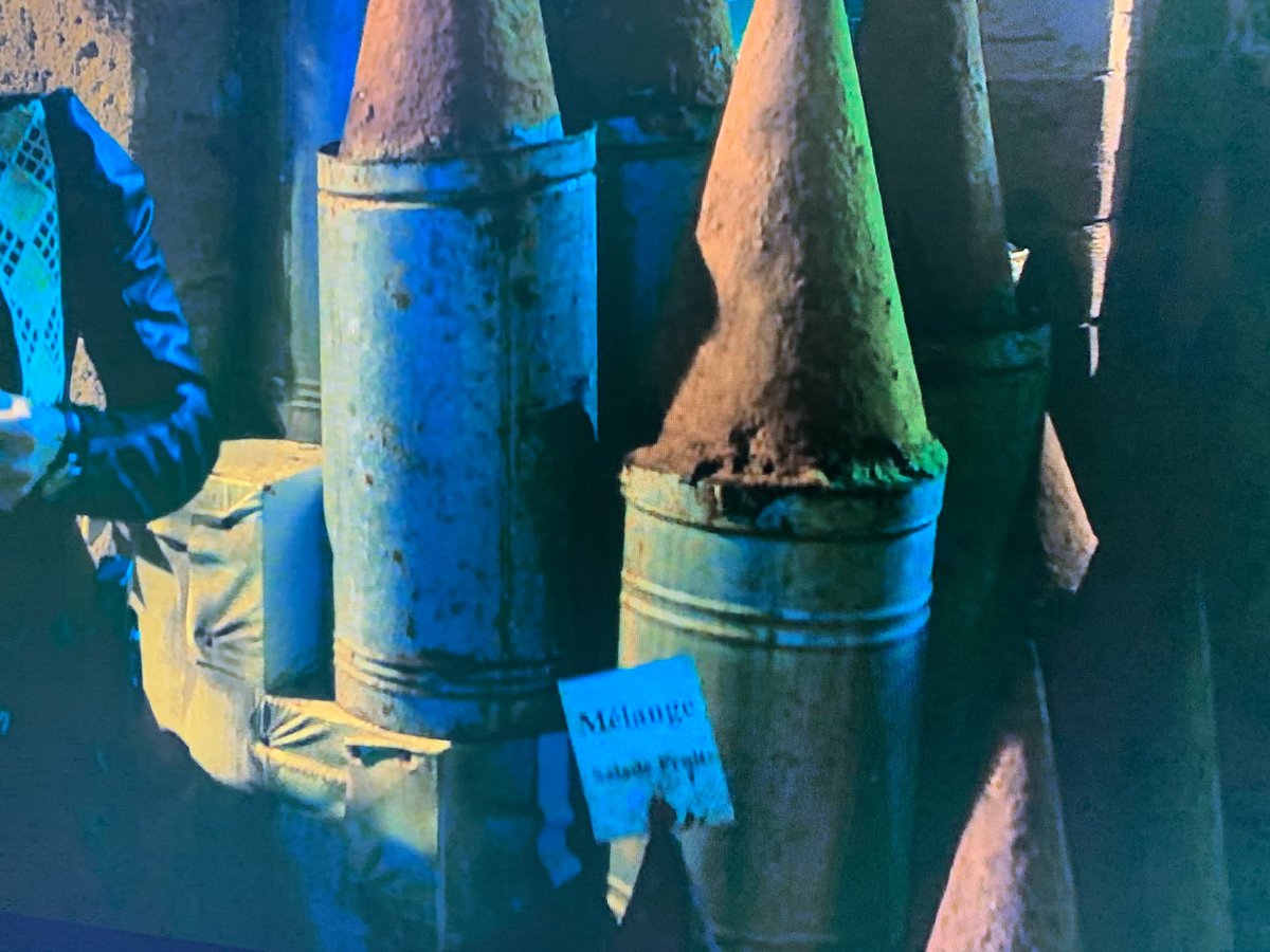 _Freakyclown_'s tweet photo. Spotted this βspiceβ in the Casablanca scene of John Wick 3 #dune #itmustflow #olblueeyes https://t.co/lFwabXPGsa