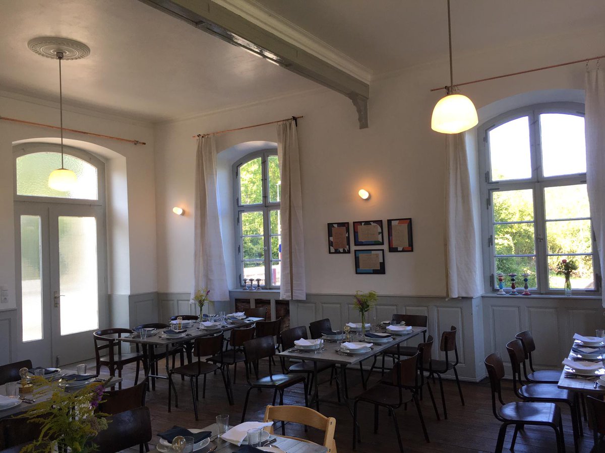 BahnhofGamburg's tweet photo. Hurra! Die neue Eventlocation im Bahnhof Gamburg, Liebliches Taubertal, hat die erste Hochzeit mit Bravur bestanden.
https://t.co/19cVftZUdT
#taubertal #lieblichestaubertal #werbach #bahnhofgamburg #maintaunuskreis #eventlocation #hochzeitslocation #veranstaltungssaal #hochzeit https://t.co/VrndR1kyZr