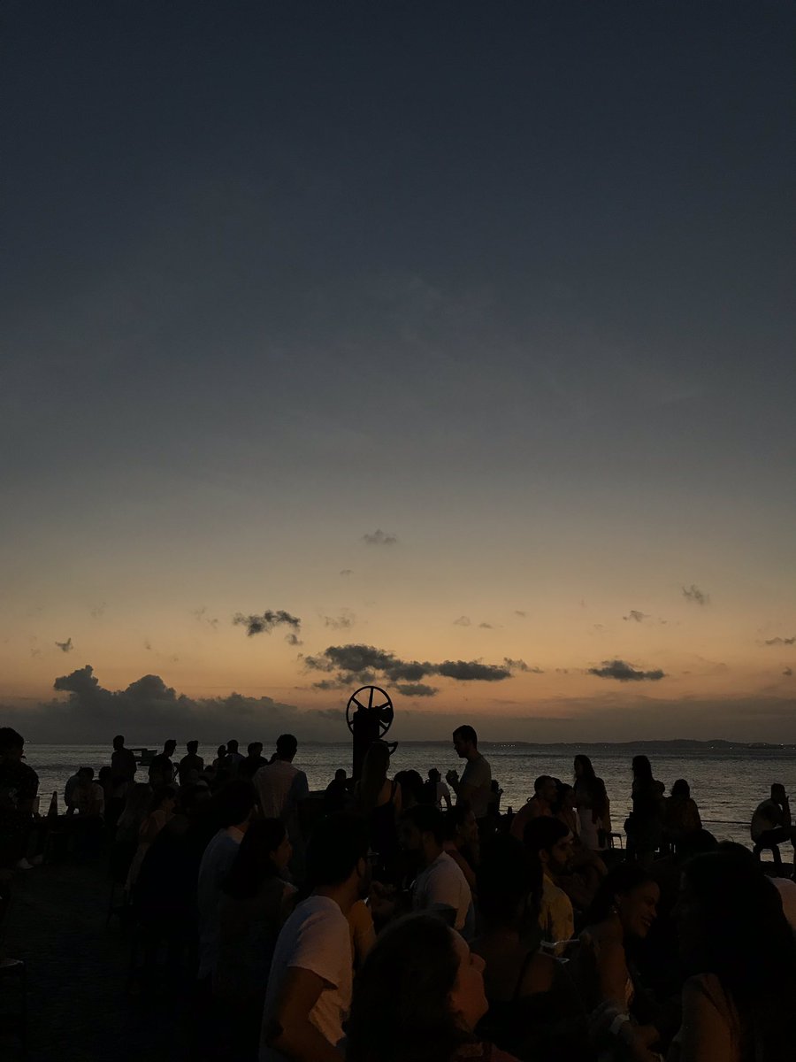 blogcitario's tweet photo. Por do sol com jazz em Salvador #JamNoMam https://t.co/T2zBtuAz2G