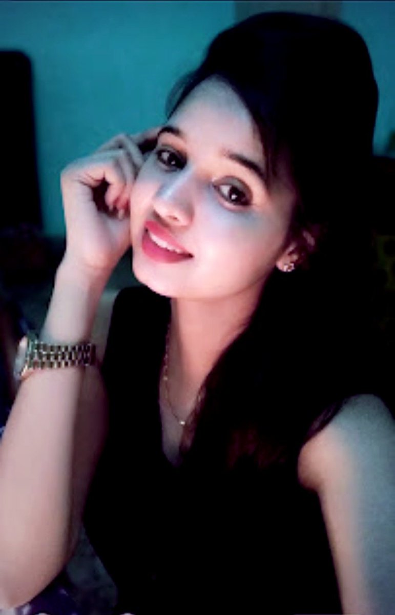 priyusharma038's tweet photo. Ye dil mera fan ho gya 😍💕😘 @priyusharma038 #lovefan #lovefashion #tiktokgal @Iamshakti47 https://t.co/2zwWvhxlQS