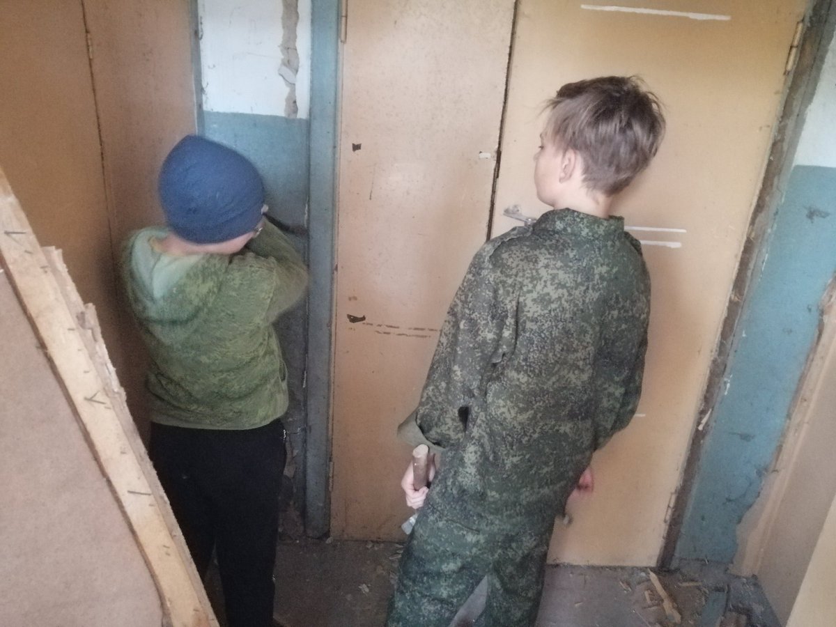 Демонтаж идёт полным ходом.
