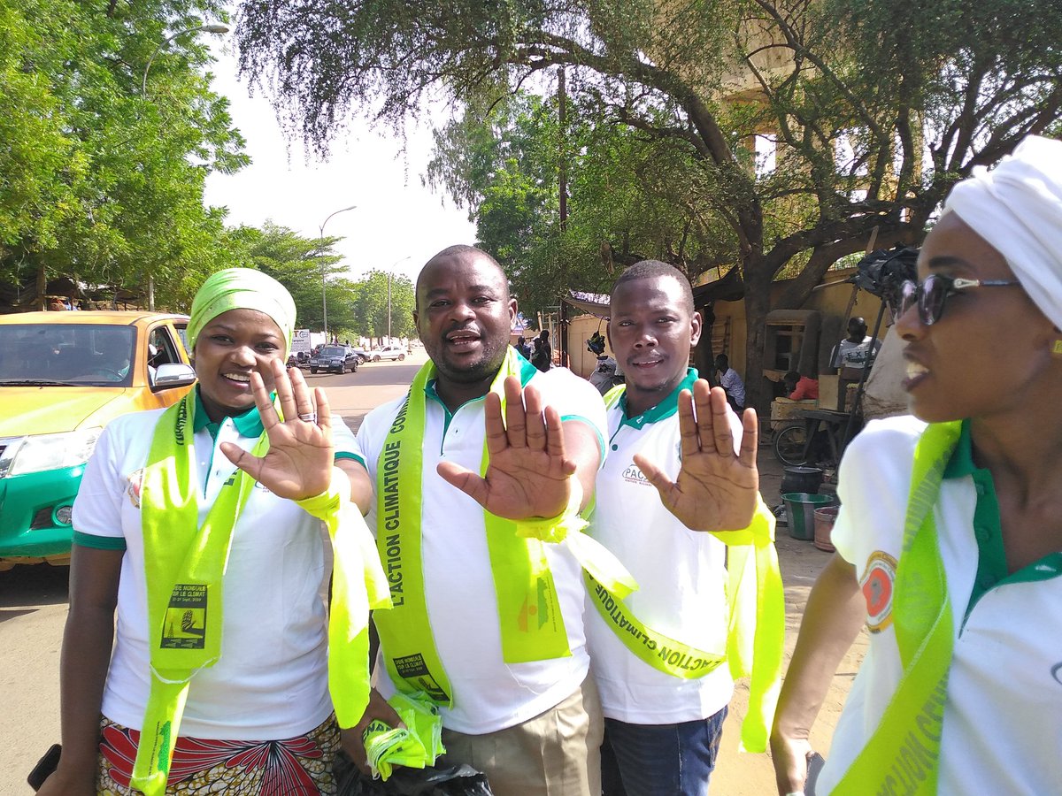 adamou_oumar's tweet image. #Justice et #UrgenceClimatique
Il est temps d'agir contre le #réchauffement #Planétaire 
Plus d'#ActionClimatique et moins #discours #GreveMondialePourLeClimat @AccountLab @PACJA1 @globalnetworkdr @AYICC