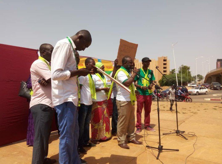 adamou_oumar's tweet image. #Justice et #UrgenceClimatique
Il est temps d'agir contre le #réchauffement #Planétaire 
Plus d'#ActionClimatique et moins #discours #GreveMondialePourLeClimat @AccountLab @PACJA1 @globalnetworkdr @AYICC