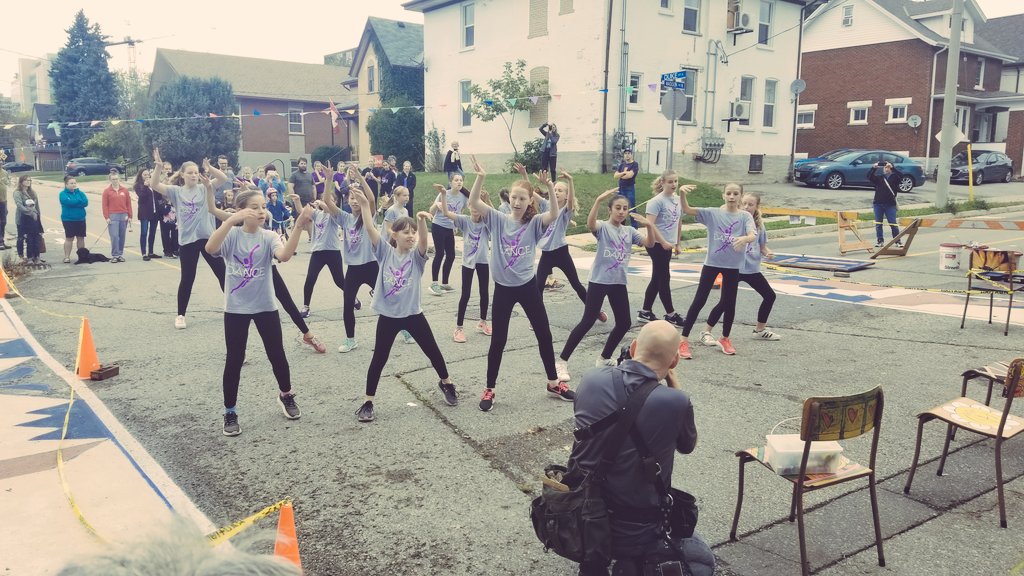 KENA_Kitchener's tweet photo. #dsemural #lovemyhood #neighbourboodparty https://t.co/ncrD8BLQNO
