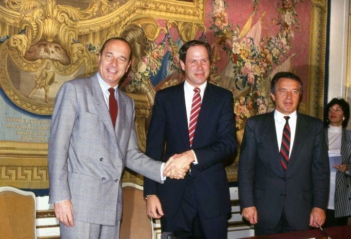 Michael Eisner a Twitter: "President Chirac, a friend of the USA, a friend of #Disney, my friend, and the father of #DisneylandParis; RIP #Chirac… https://t.co/u9SYvsmkdd"