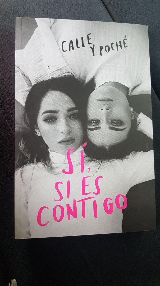 farith_fernanda's tweet photo. estoy llorando literal!
mi mami me pregunto porque, solo le mostre el libro con euforia y me miro tipo mi hija esta loca xd, pero bueno si lo estoy y ya quiero leerlo, las amo 
#sisiescontigo 
#calleypoché https://t.co/fdnP0VhEWl