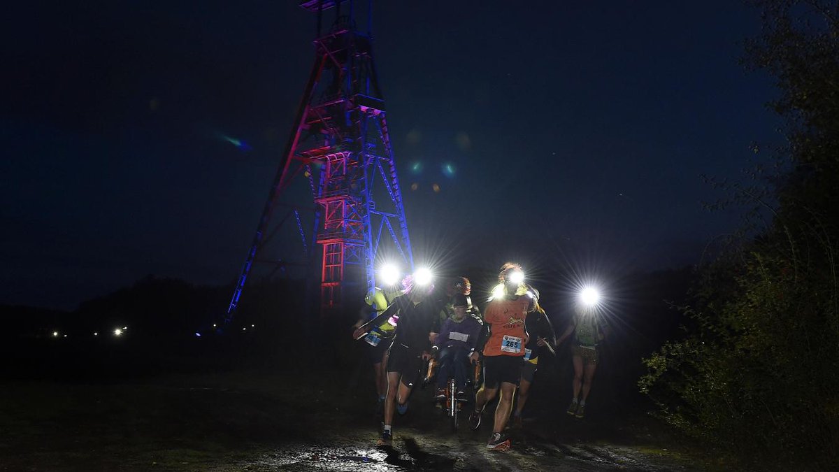 VDNValenciennes's tweet photo. A #CondésurlEscaut un sprint éclair a illuminé l'arrivée des #Allumés #CourseDesTerrils >>> https://t.co/Oc1dVSUQCn https://t.co/JtsXVW8i8Q