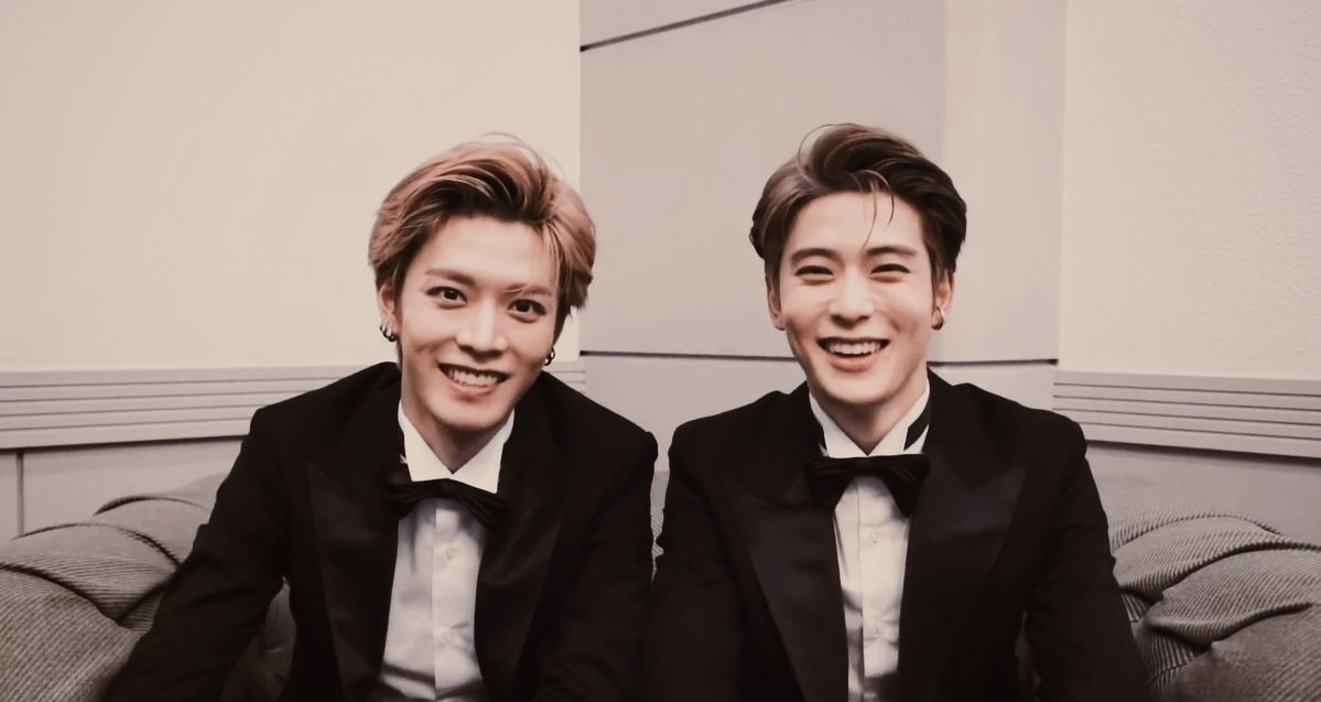 fleurjaes's tweet photo. ㅤ ㅤ 𝐡𝐞𝐲 𝐭𝐡𝐞𝐫𝐞, 𝐚𝐬𝐭𝐫𝐨𝐛𝐨𝐲.
              ☽ yujae au ☾

✰ onde yuta é o baterista de uma banda e ama deixar jaehyun, o estudante fofo de astronomia, envergonhado com suas cantadas e flertes baratos. ✰ https://t.co/vbrDVOSngE