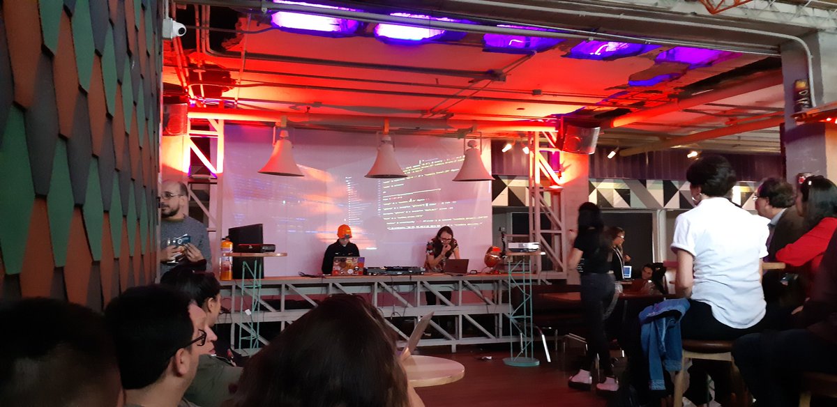 mfressoli's tweet image. Live coding en el cierre de #OpenConLatAm2019