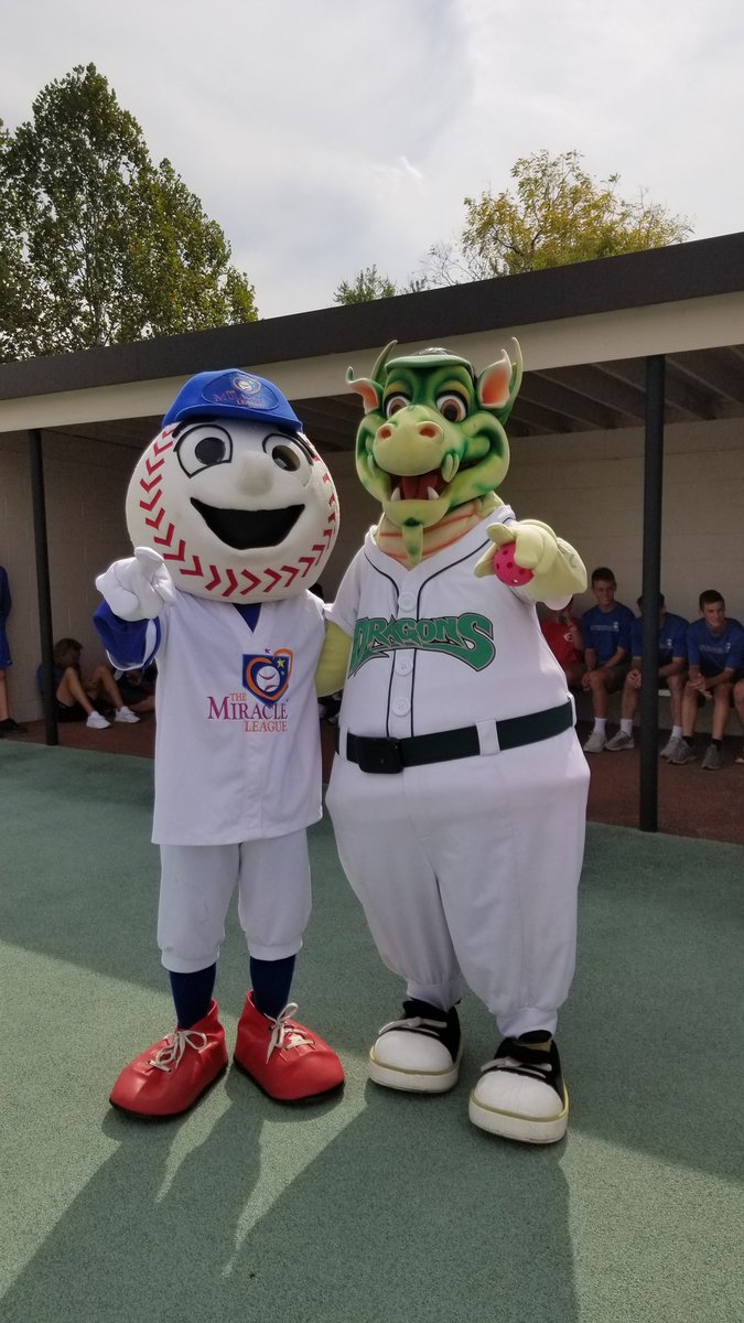 BORO_SOCCER1's tweet photo. An absolute privilege for the Springboro Men's Soccer program to support all the kids who played baseball at Miracle Field today. An incredible group of kids with amazing families, thank you for allowing us to be a part of your day #TrueAllstars #MiracleField #WeAreBoro https://t.co/WMl0Lx8cF0