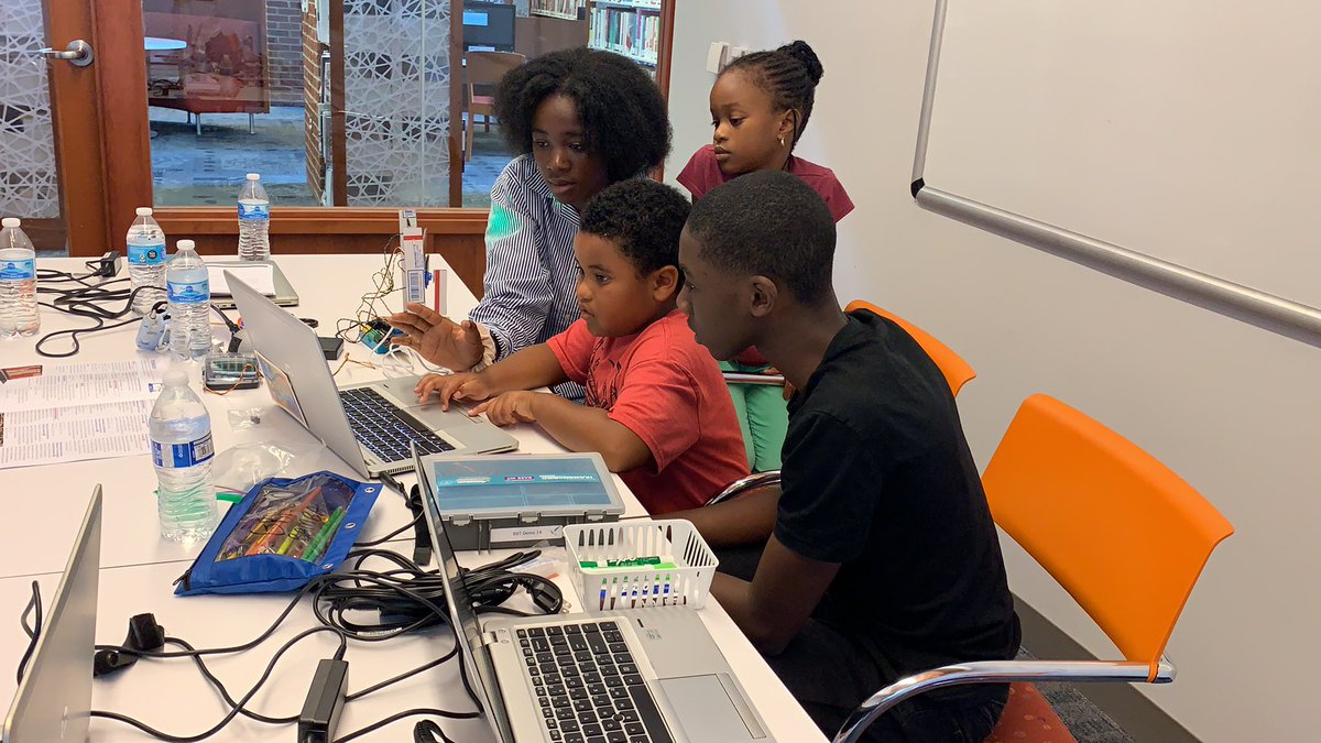 daytocode's tweet photo. @daytocode completed a session of our workshops Build and program robot kits #codingforkids #Robots #Robotic #nonprofit #STEM https://t.co/MOWYZc1VzU
