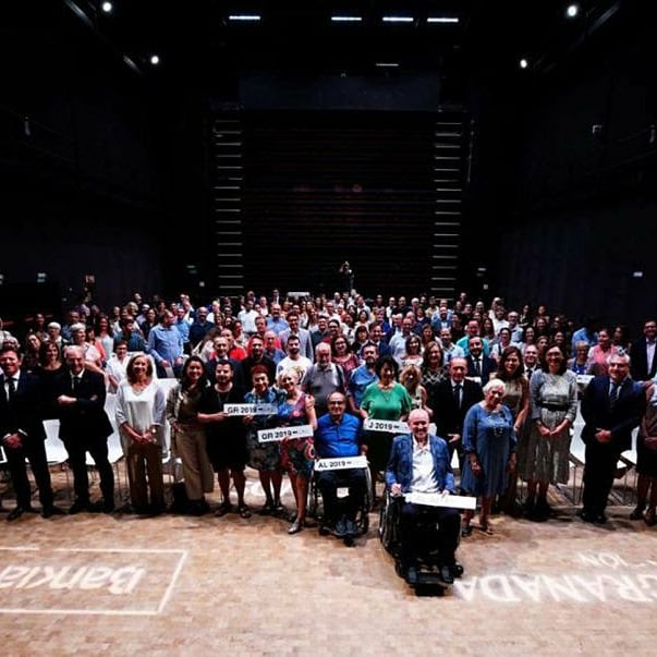 ASEISasociacion's tweet photo. Entrega de ayudas de la segunda edición de la convocatoria social #ayudamosalosqueayudan de @enaccionBankia y @CajaGranadaOBS #ONG #inserciónsociolaboral #juntossumamos #trabajosocial #ASEIS #Jaén #AyudasSociales https://t.co/UCKiHFVHDw