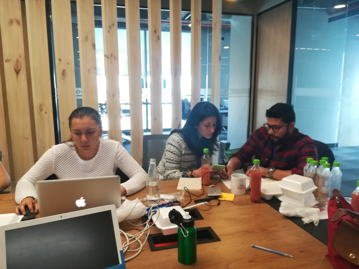 CEUniandes's tweet photo. En el #GlobalSWWomenBT los equipos continúan en una gran jornada de trabajo, planteando nuevas estrategias y resolviendo nuevas inquietudes. 💪🏼 #GlobalSWWomen https://t.co/2ddCYNAPQw