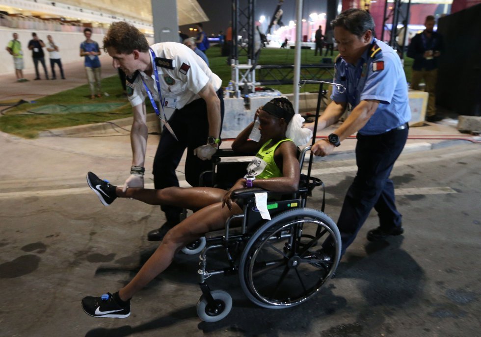 Half_Horse_Man's tweet photo. Whoever decided to host #WorldAthleticsChamps in #Doha2019 must run #marathon there! 
@IAAForg, #RespectAthletes! 
Photos (c) https://t.co/aWEQBBWaka https://t.co/cgeEAOmDJr