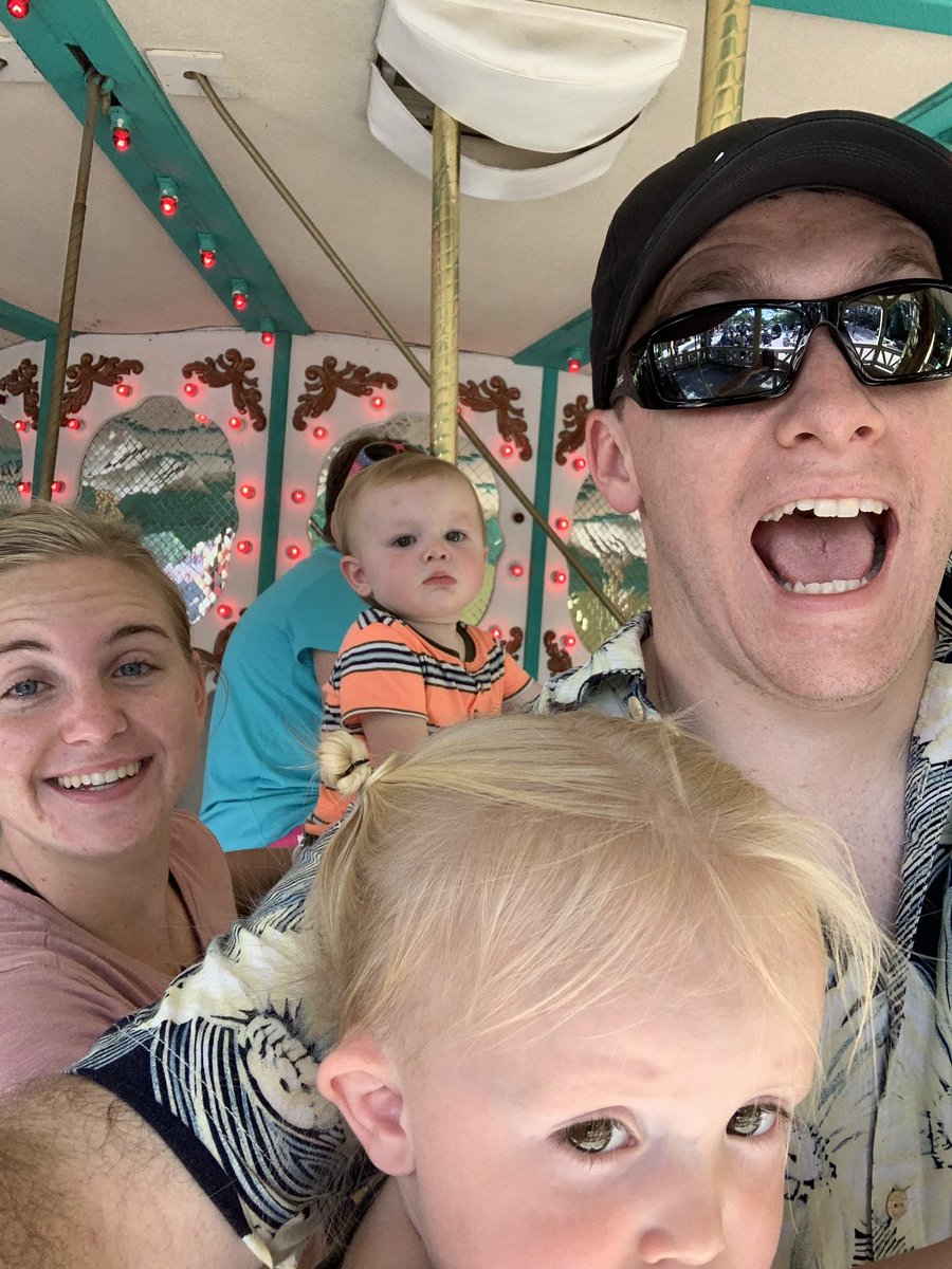 BryanK_exe's tweet photo. Super fun day @BuschGardensVA :) #SaturdayMorning #weekend #themepark #buschgarden #family #goals #toddlers #babies #love https://t.co/ifEDbDNKbi