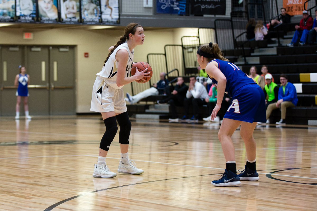 mmaccy_'s tweet photo. I’ve decided to further my basketball and academic career at Sterling College. I would like to first thank God for this opportunity, my family, coaches, and teammates for helping me get to this point. So excited to be a Lady Warrior! https://t.co/g4D4MlLhqB